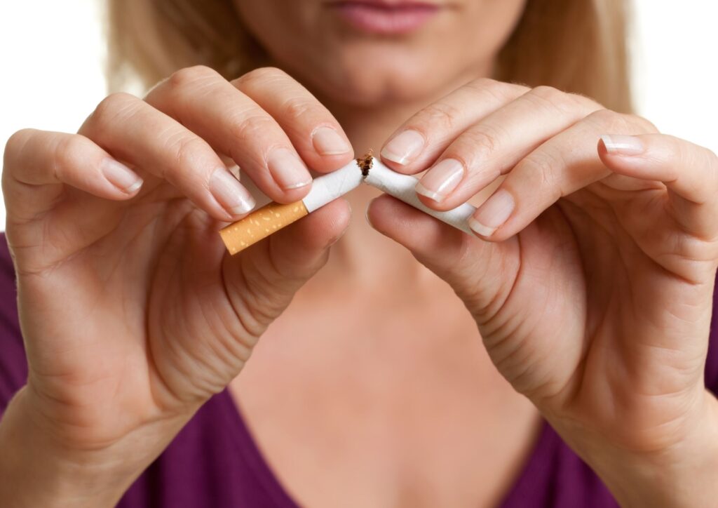 ¿Cómo mejora el organismo al dejar de fumar?