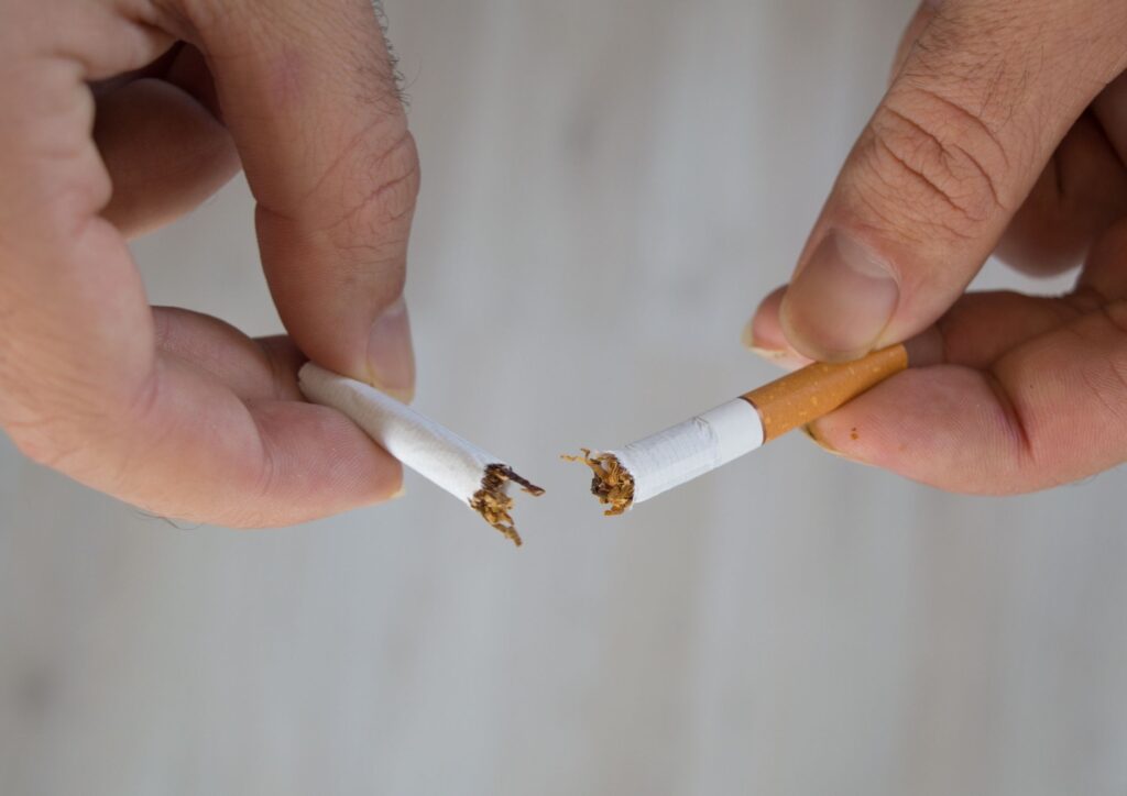 ¿Es más efectivo dejar de fumar de golpe?
